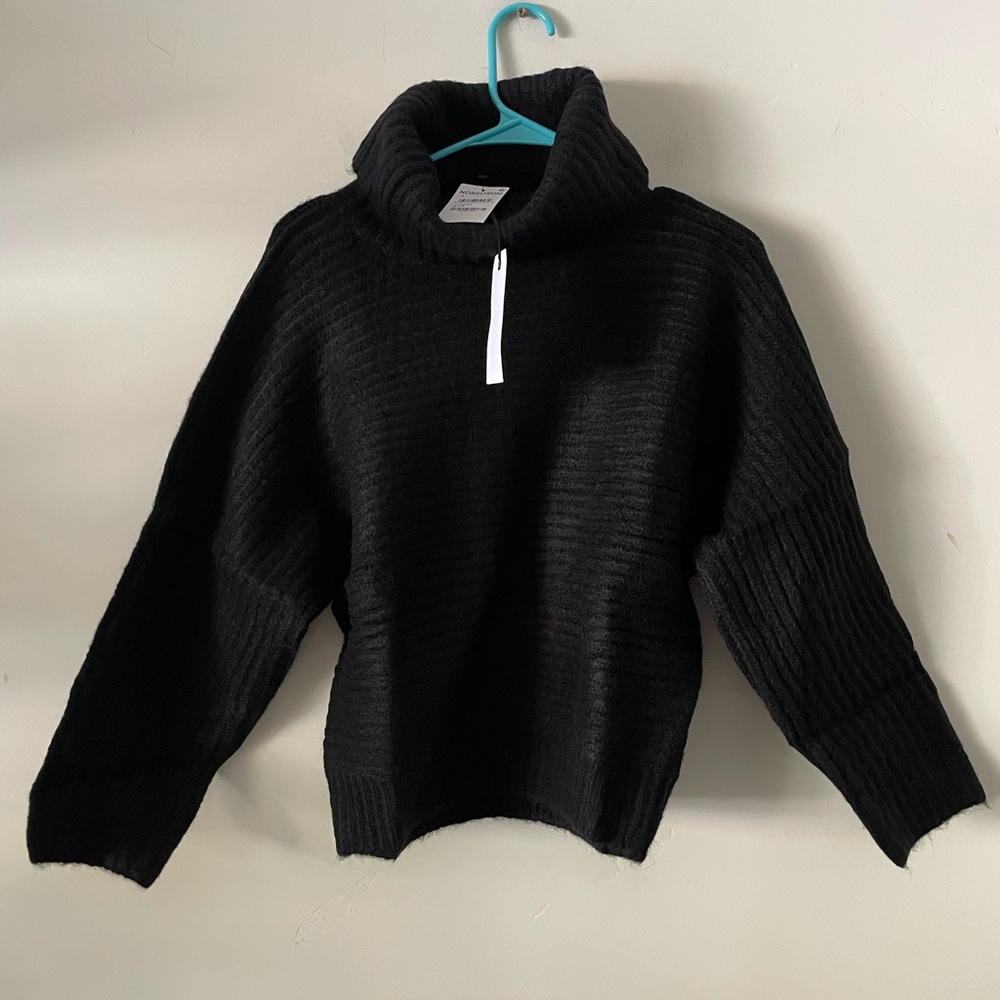 Leith ladies turtleneck crapped size L sweater